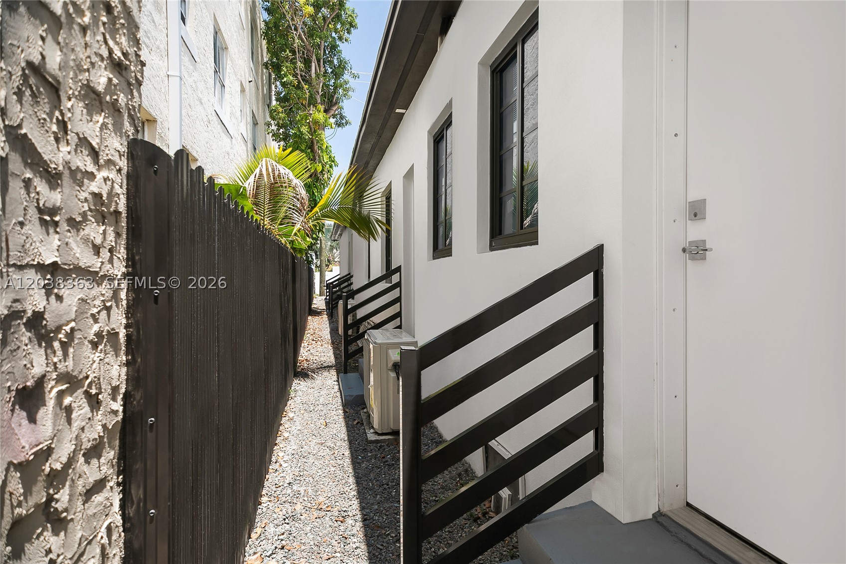 733 Michigan Ave 9 Property Photo 12