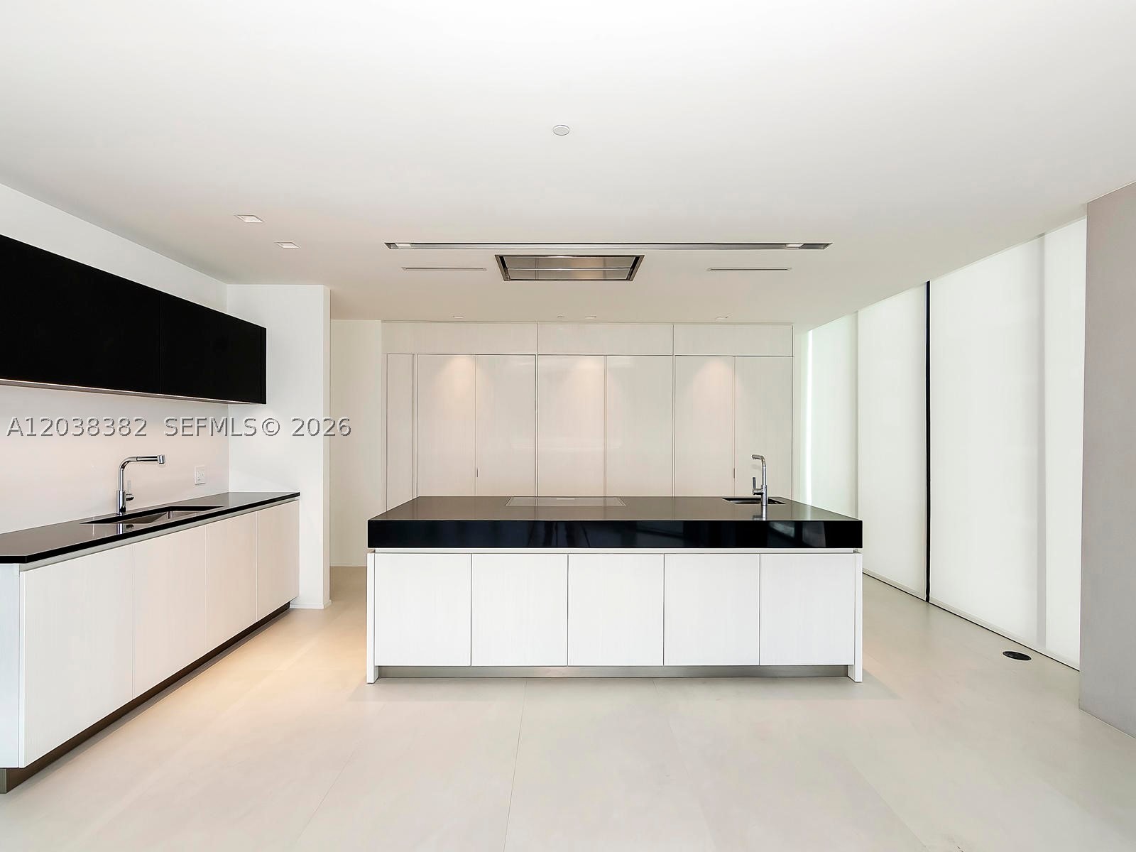 1000 Biscayne Blvd 2002 Property Photo 14