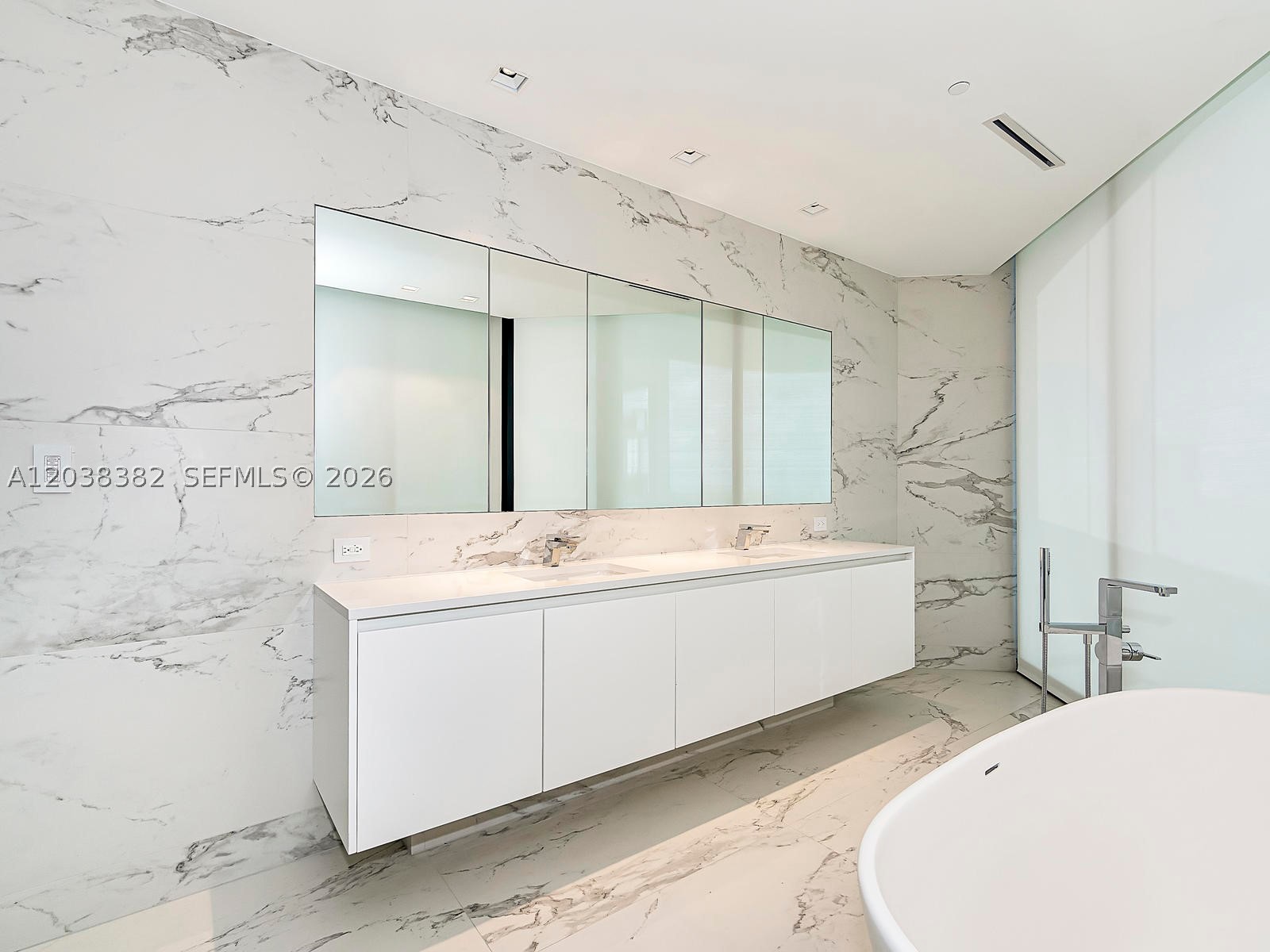 1000 Biscayne Blvd 2002 Property Photo 26
