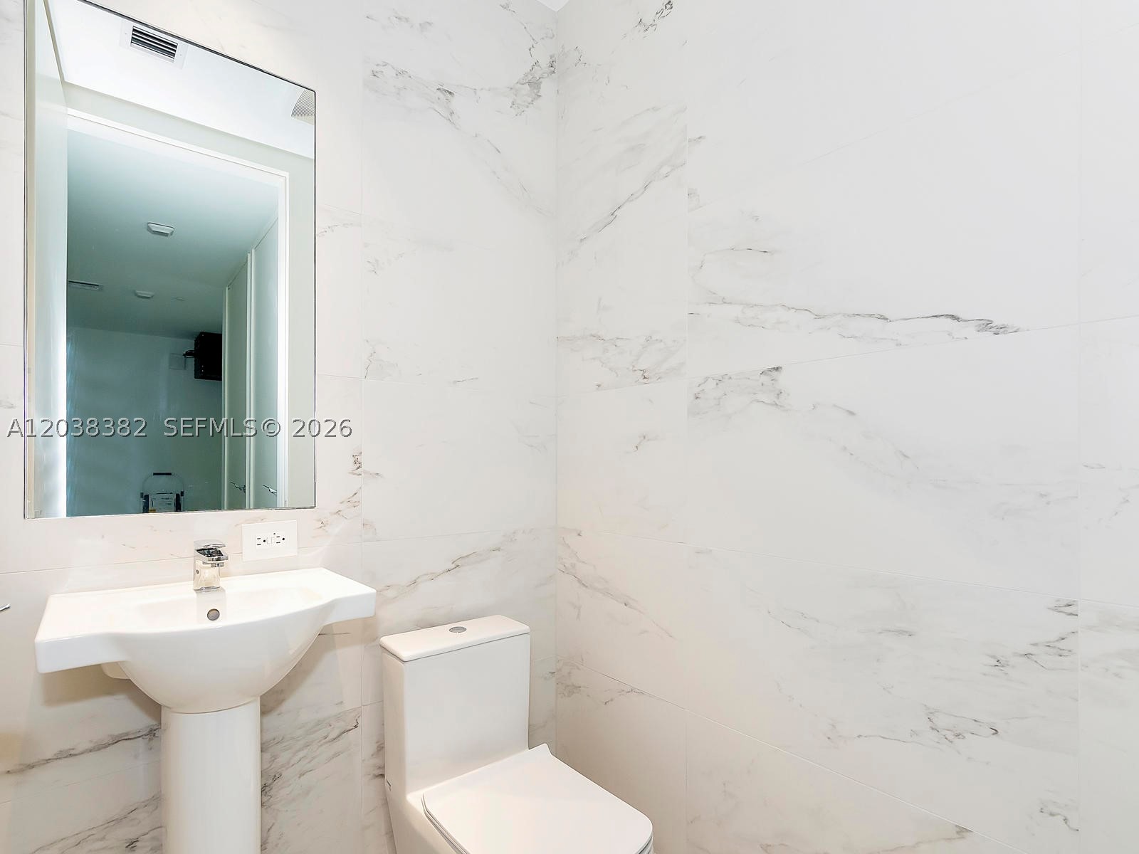 1000 Biscayne Blvd 2002 Property Photo 55