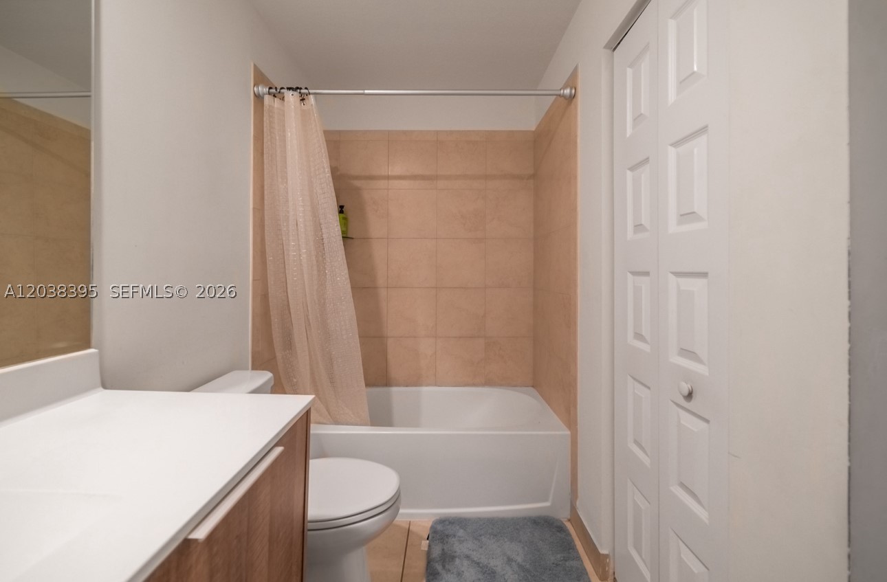 10443 Nw 82nd St 8 Property Photo 8