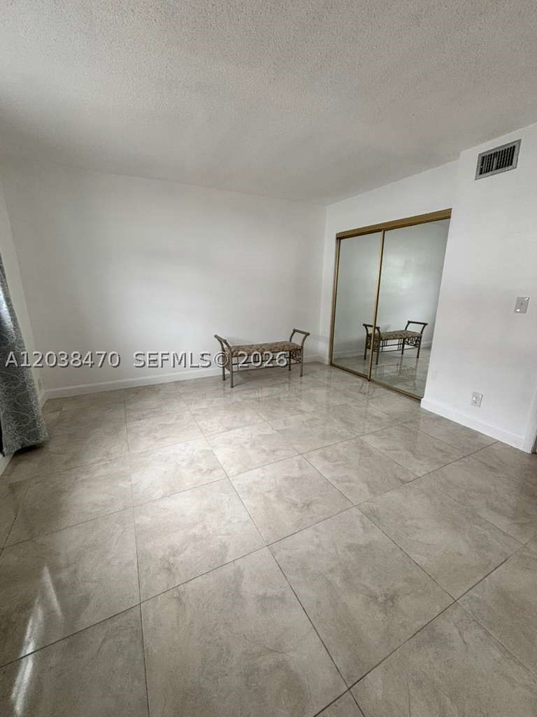 541 Blue Heron Dr 215 Property Photo 3