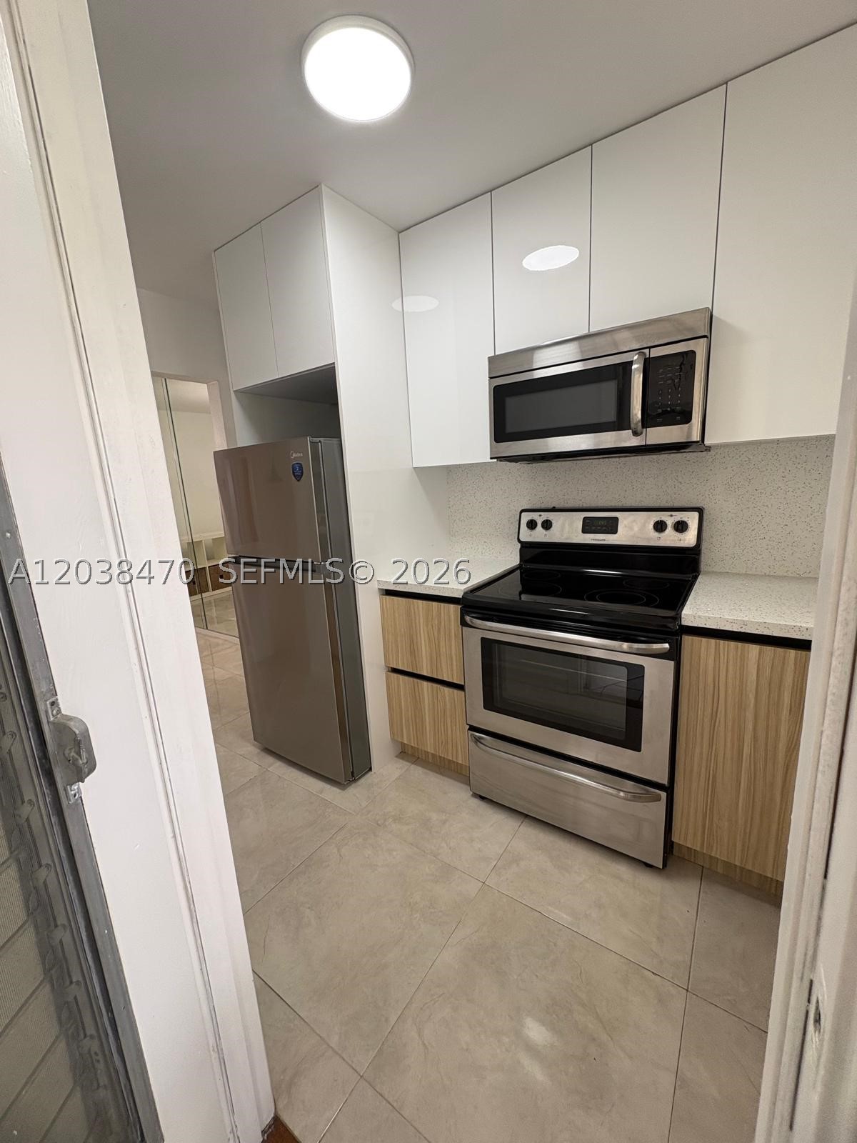 541 Blue Heron Dr 215 Property Photo 6