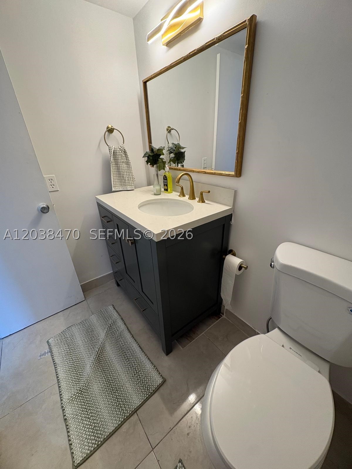 541 Blue Heron Dr 215 Property Photo 16