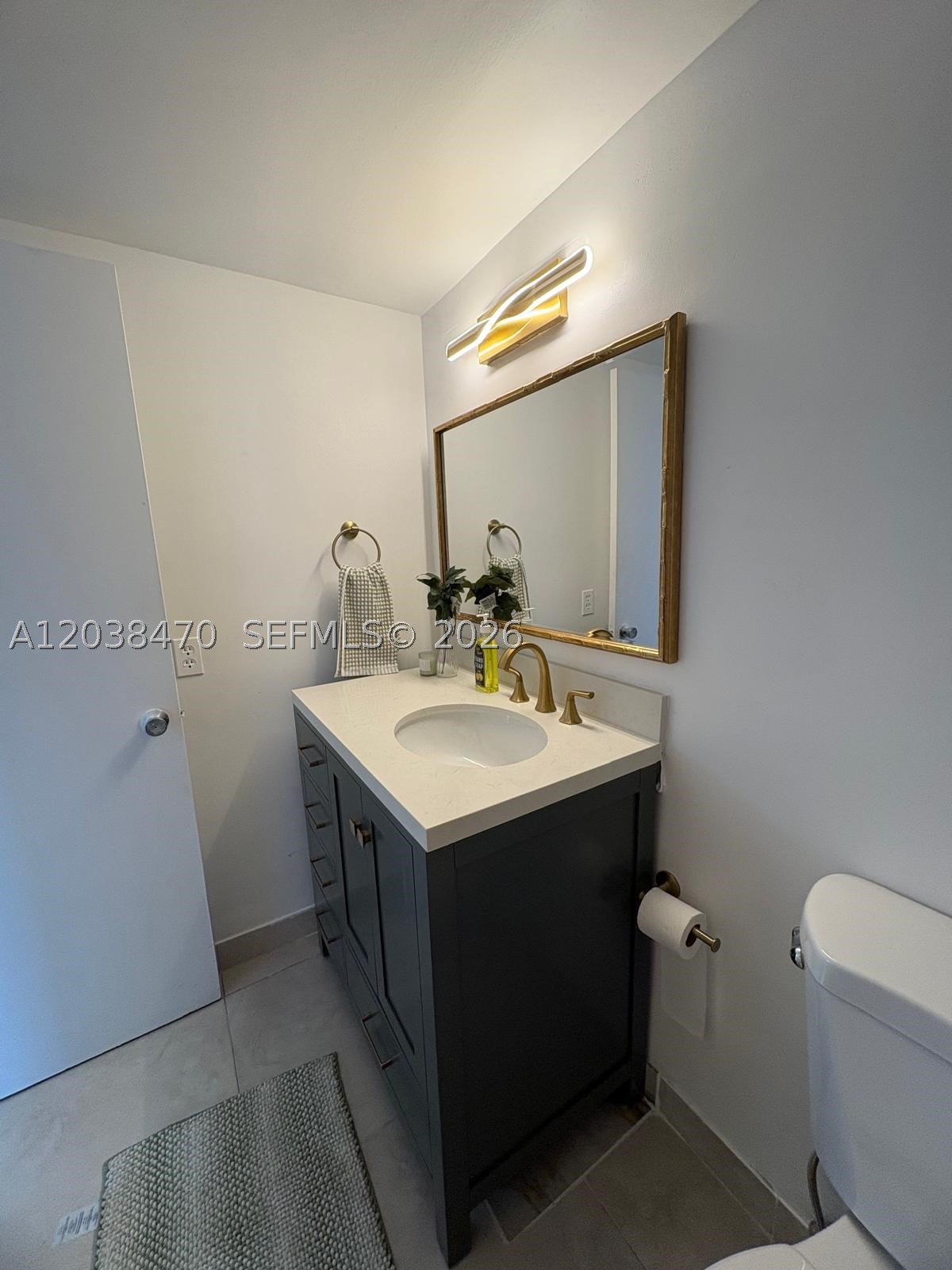 541 Blue Heron Dr 215 Property Photo 23