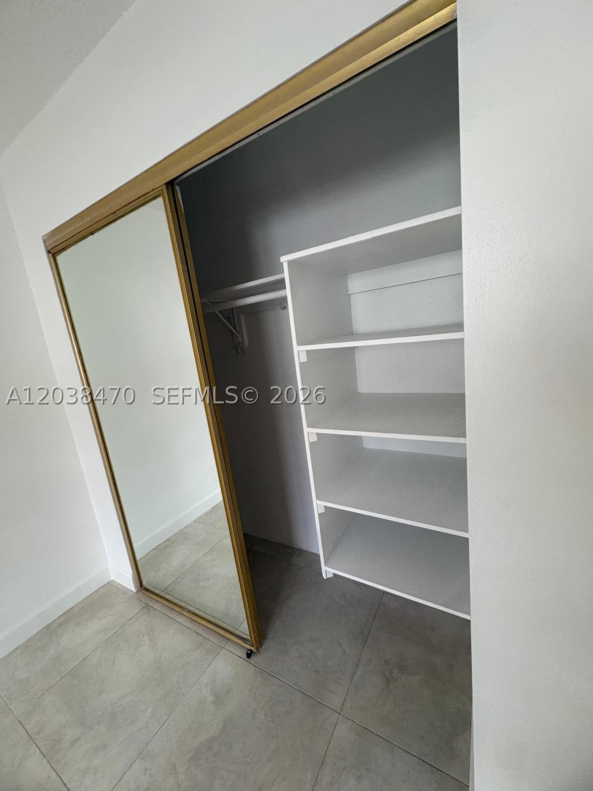 541 Blue Heron Dr 215 Property Photo 26