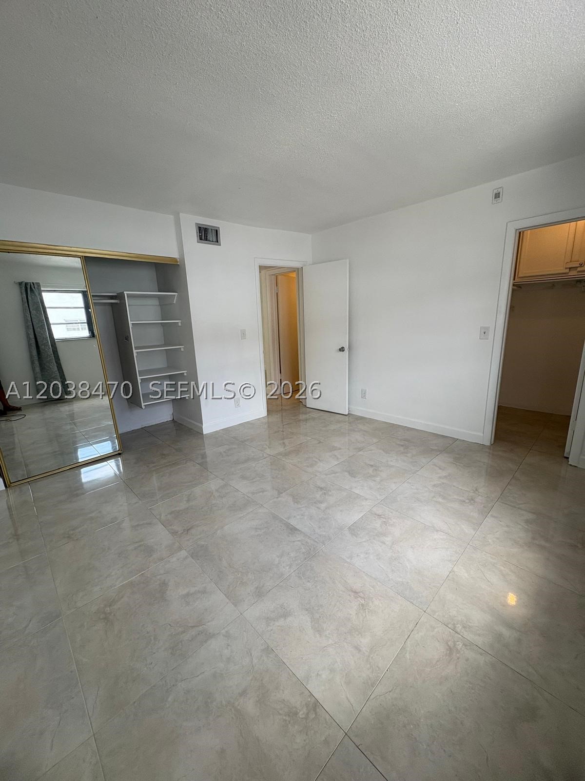541 Blue Heron Dr 215 Property Photo 27