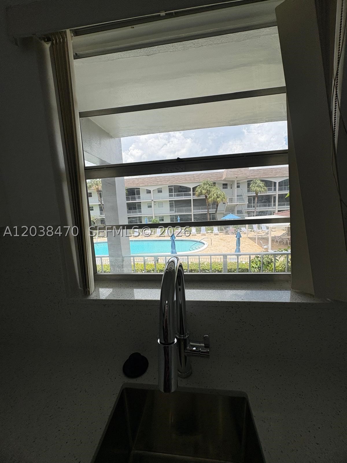 541 Blue Heron Dr 215 Property Photo 29