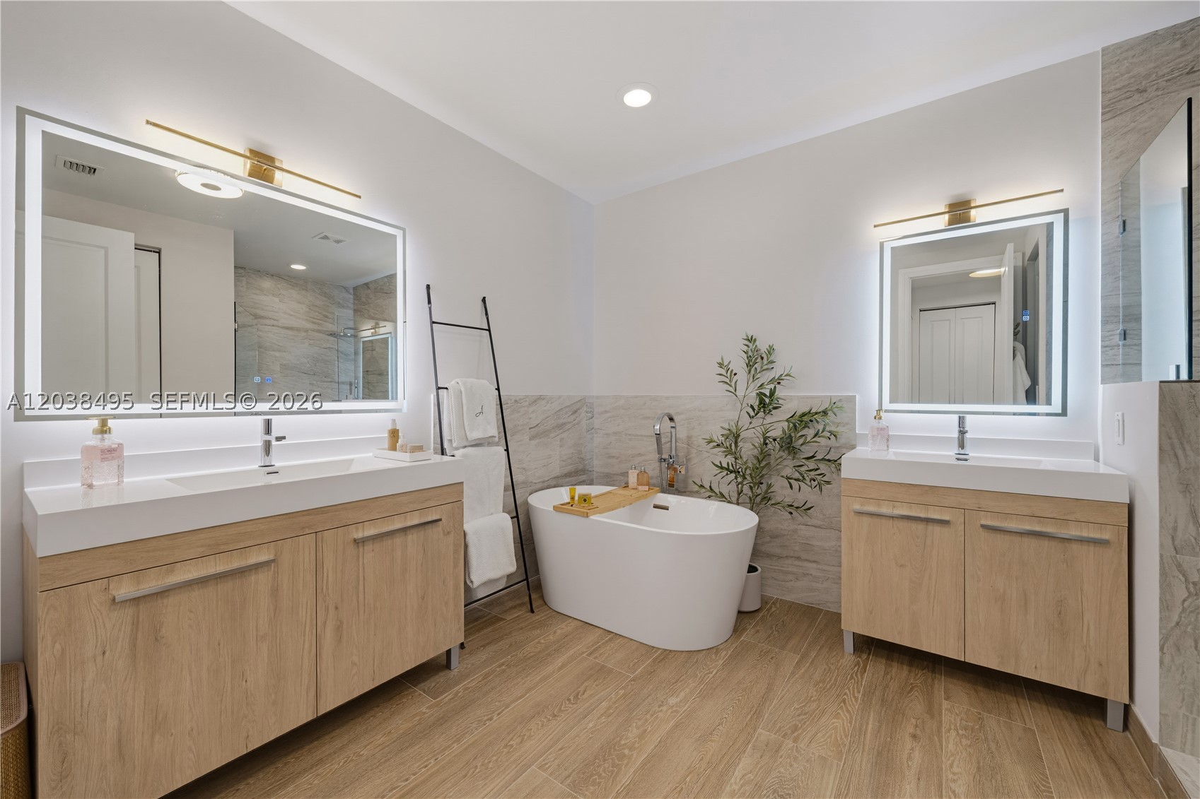 6232 Paradise Point Dr Property Photo 23