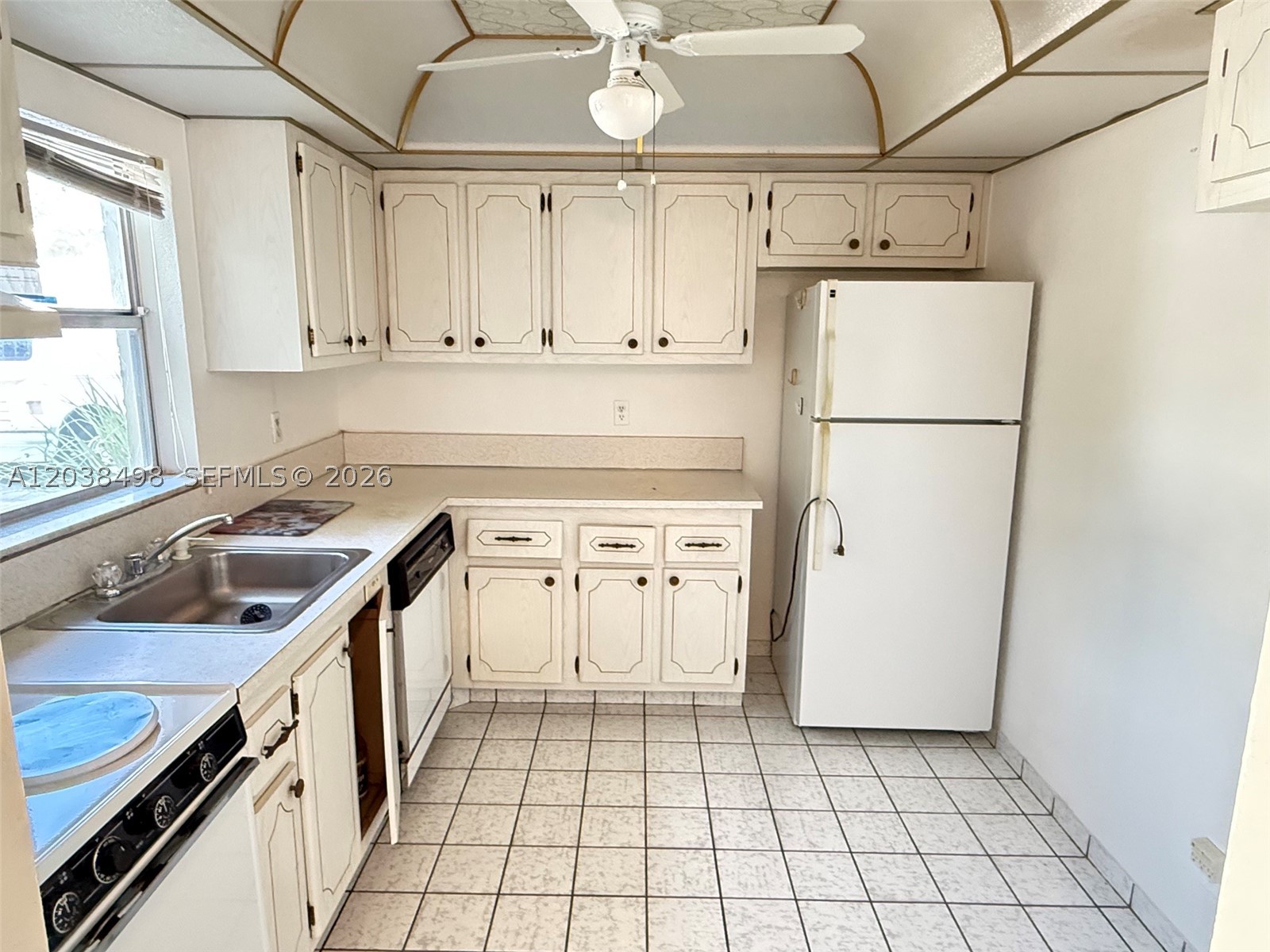417 Sw Natura Ave A Property Photo 4