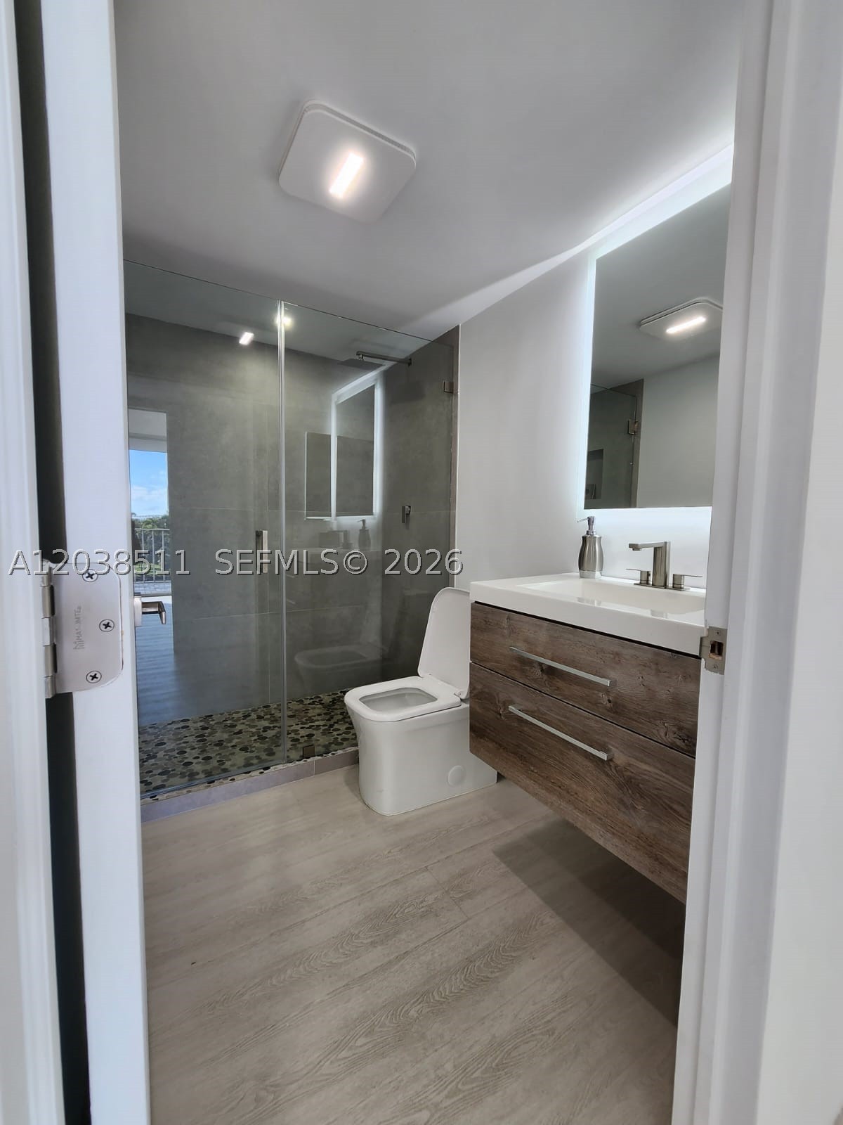 1700 Nw N River Dr 606 Property Photo 7