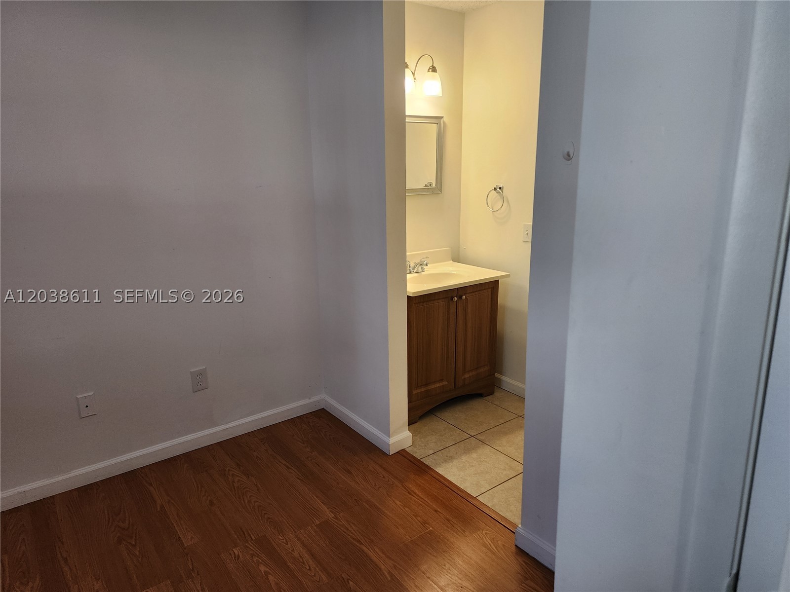 4401 W Mcnab Rd 16 Property Photo 11