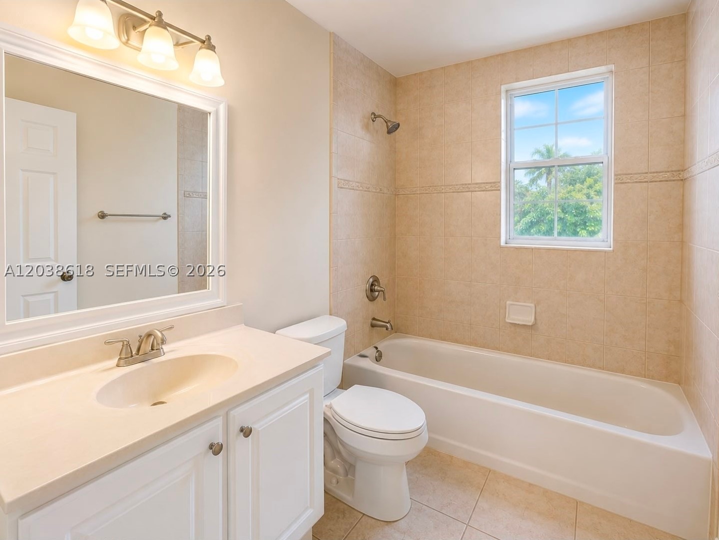 641 E Mowry Ct Property Photo 7