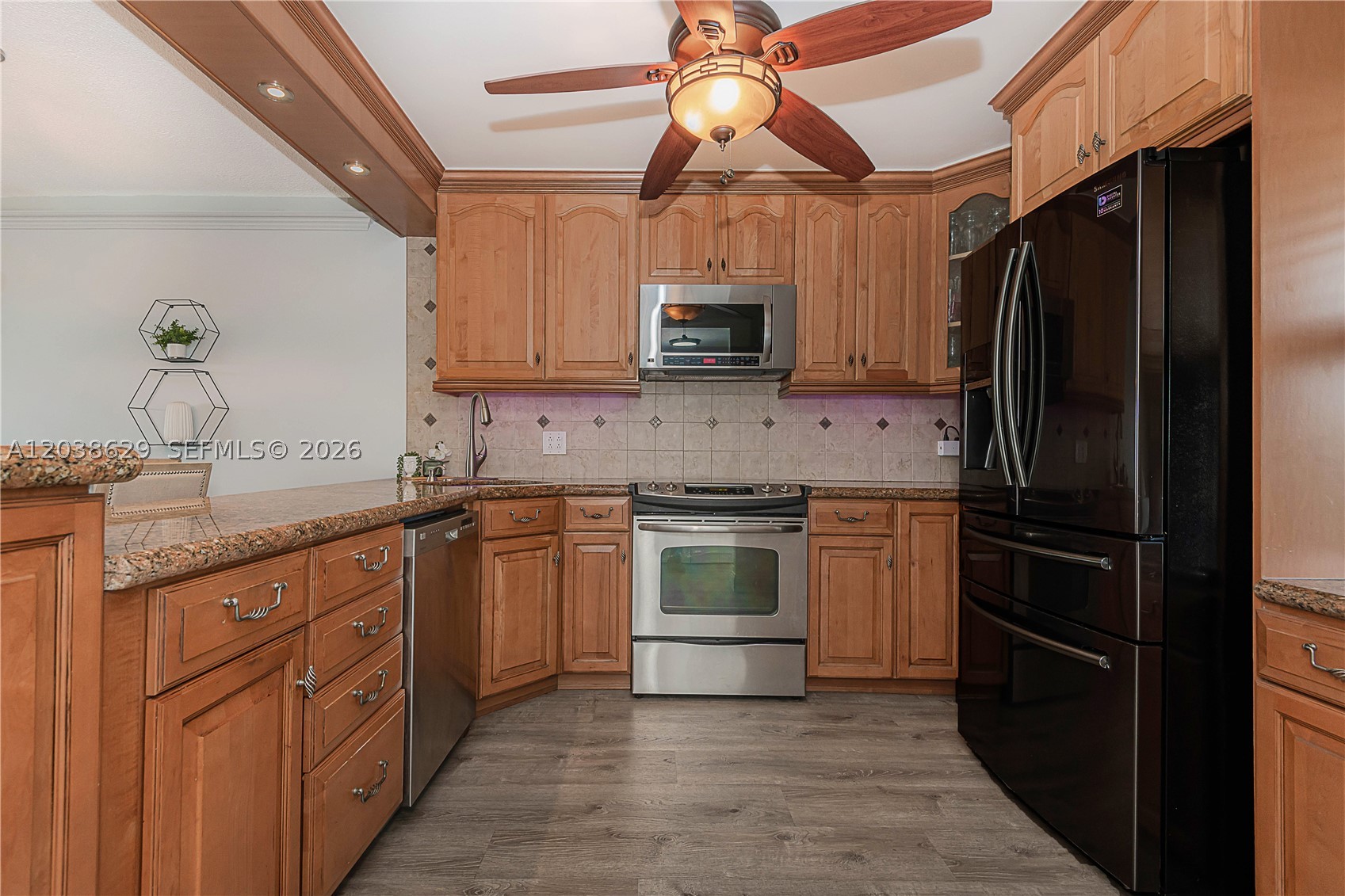 4800 Hillcrest Ln 501 Property Photo 6
