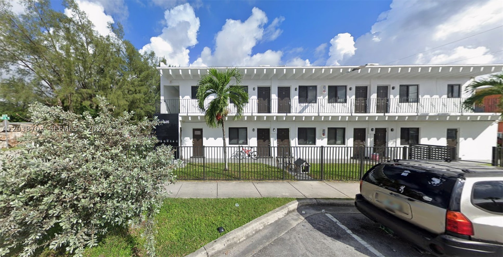A12038703 Property Photo 3