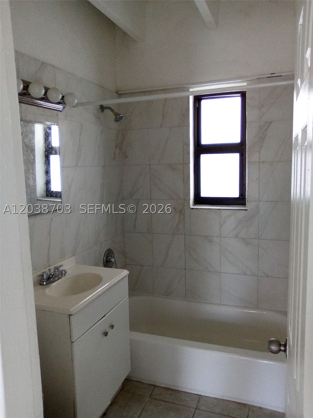 A12038703 Property Photo 4