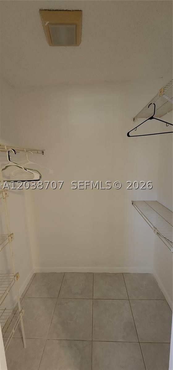 931 Ne 199th St 202-22 Property Photo 7