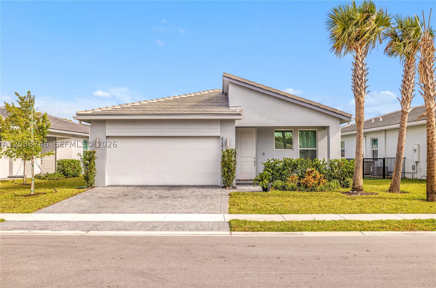 4242 Rosa Dr Property Photo 1