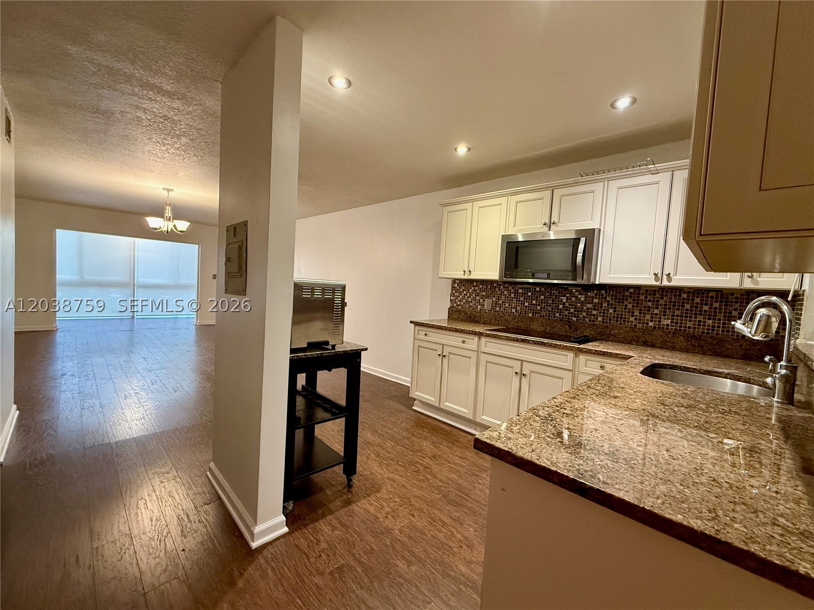 3048 E Sunrise Lakes Dr 217 Property Photo 1