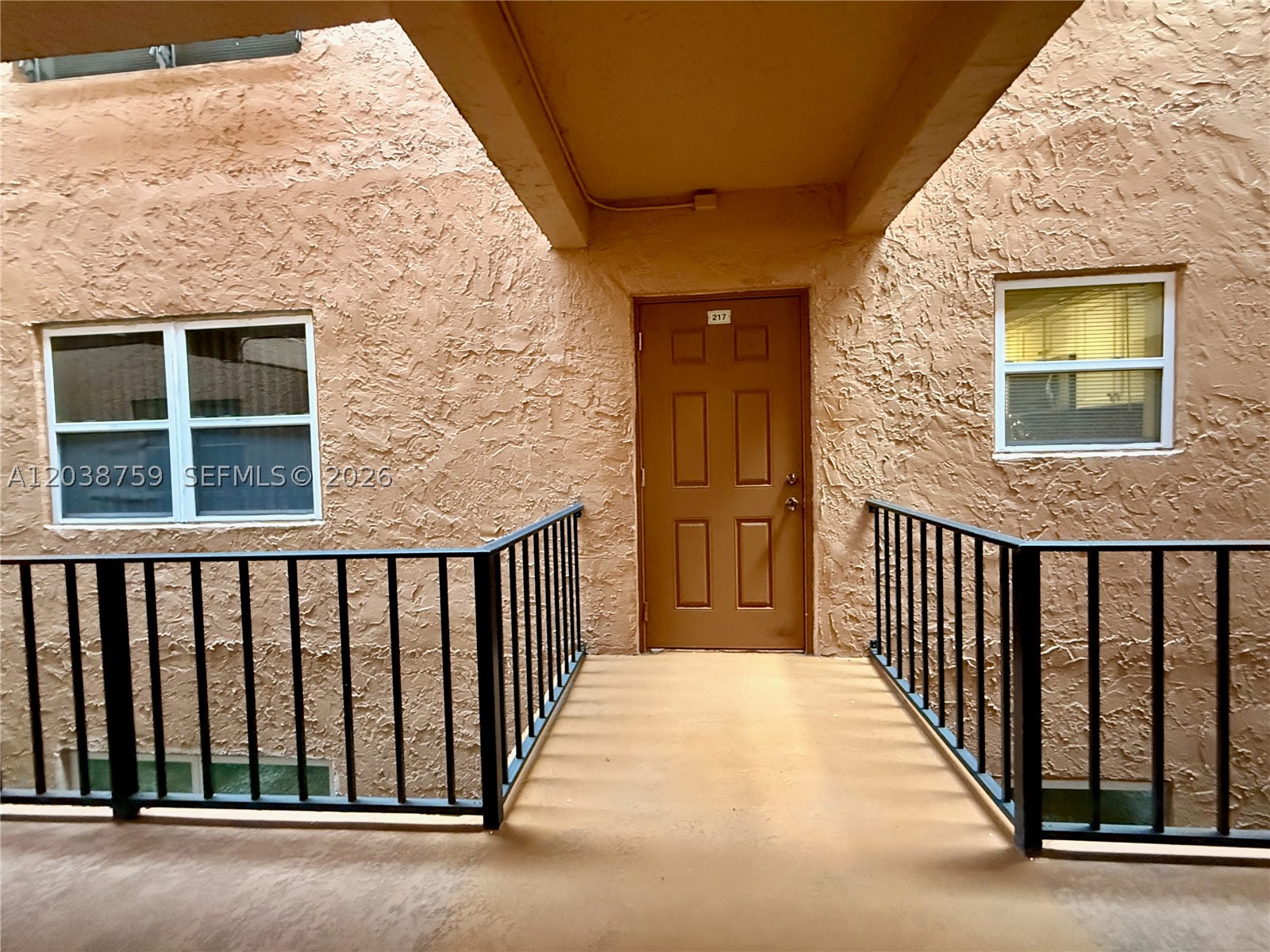 3048 E Sunrise Lakes Dr 217 Property Photo 17