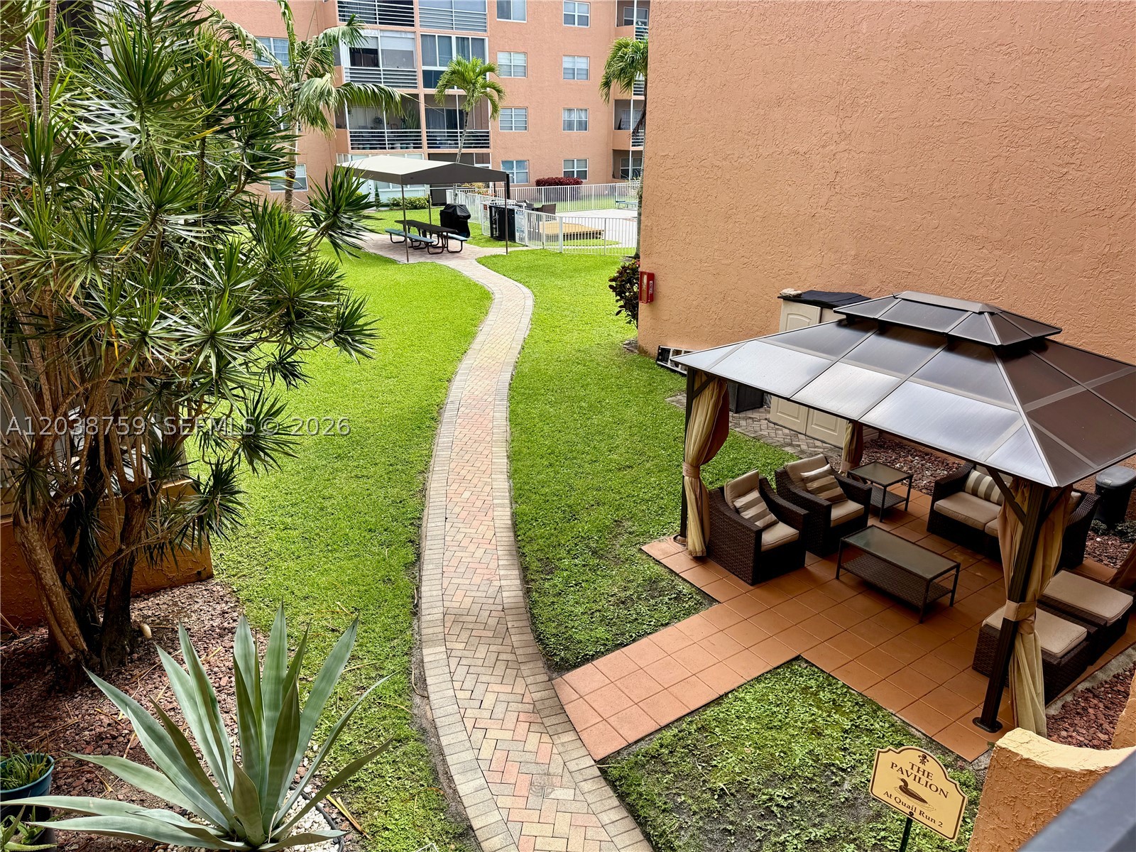 3048 E Sunrise Lakes Dr 217 Property Photo 20