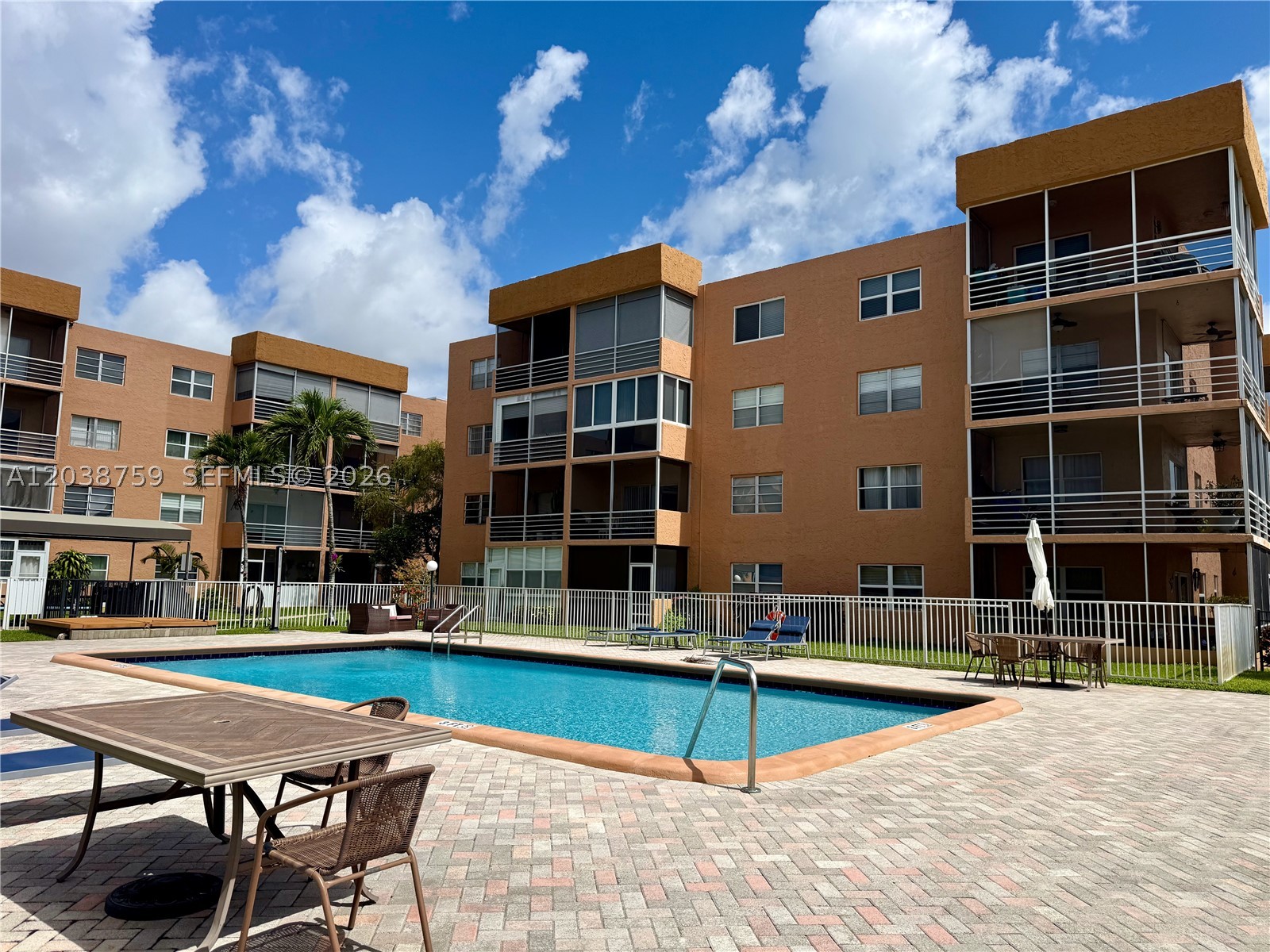 3048 E Sunrise Lakes Dr 217 Property Photo 22