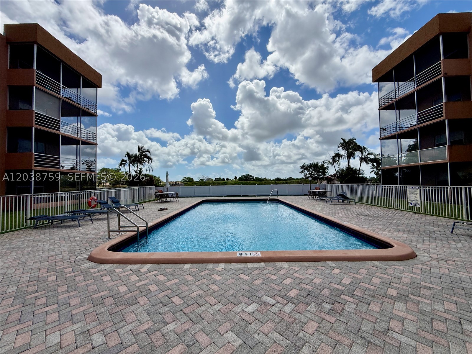 3048 E Sunrise Lakes Dr 217 Property Photo 23