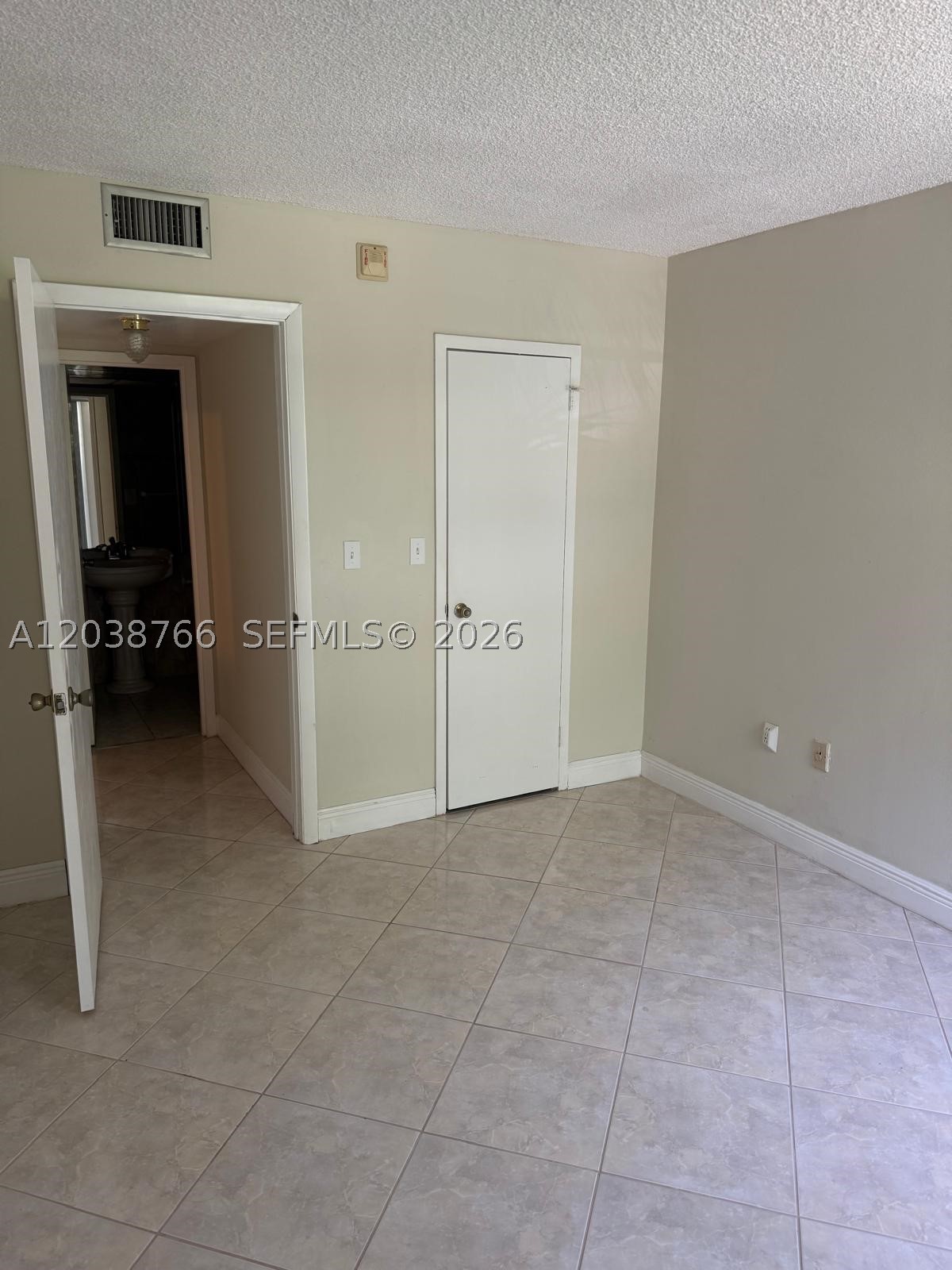 17570 Atlantic Blvd 407 Property Photo 6