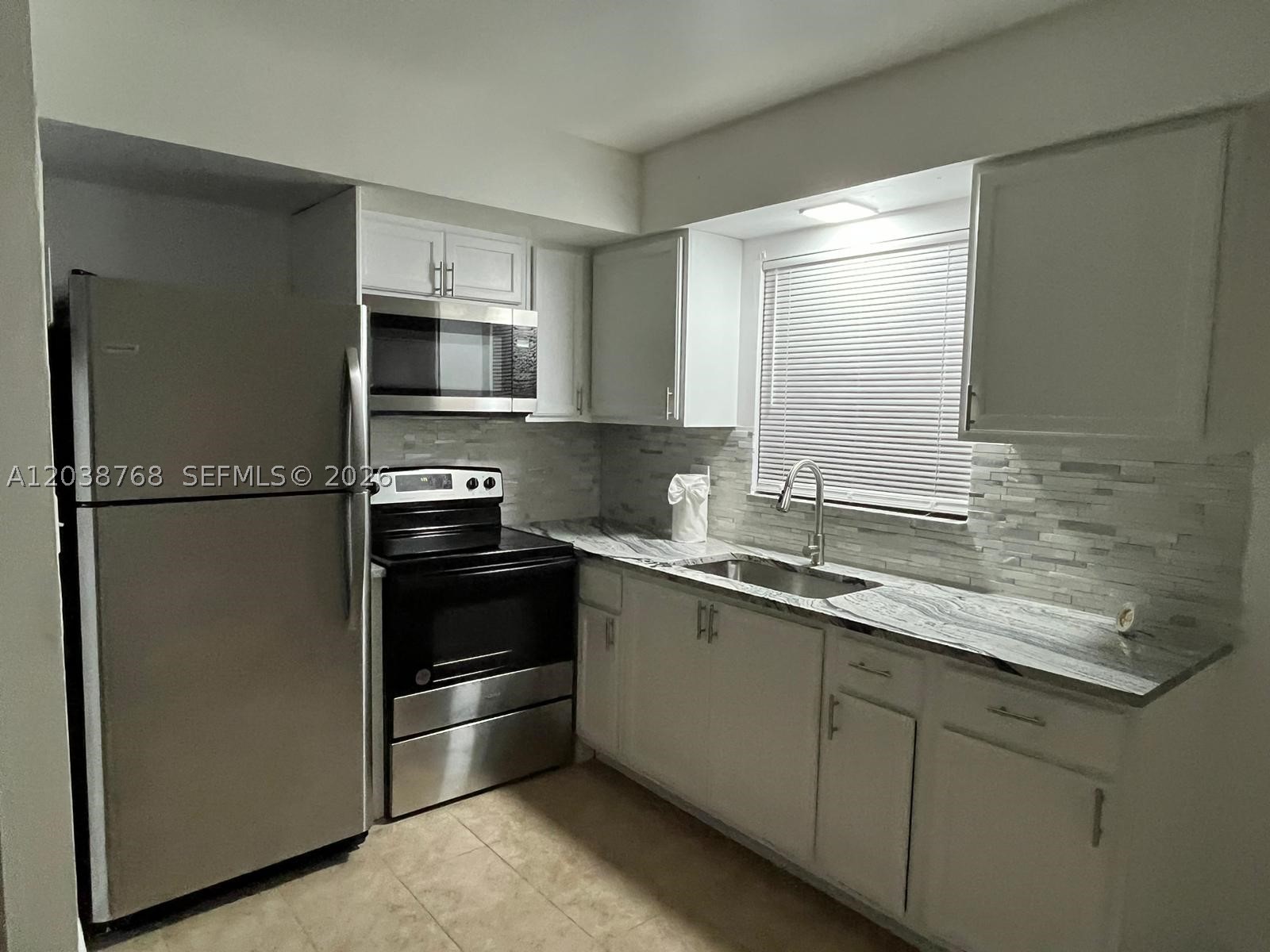 325 Ne 2 St 5 Property Photo 1