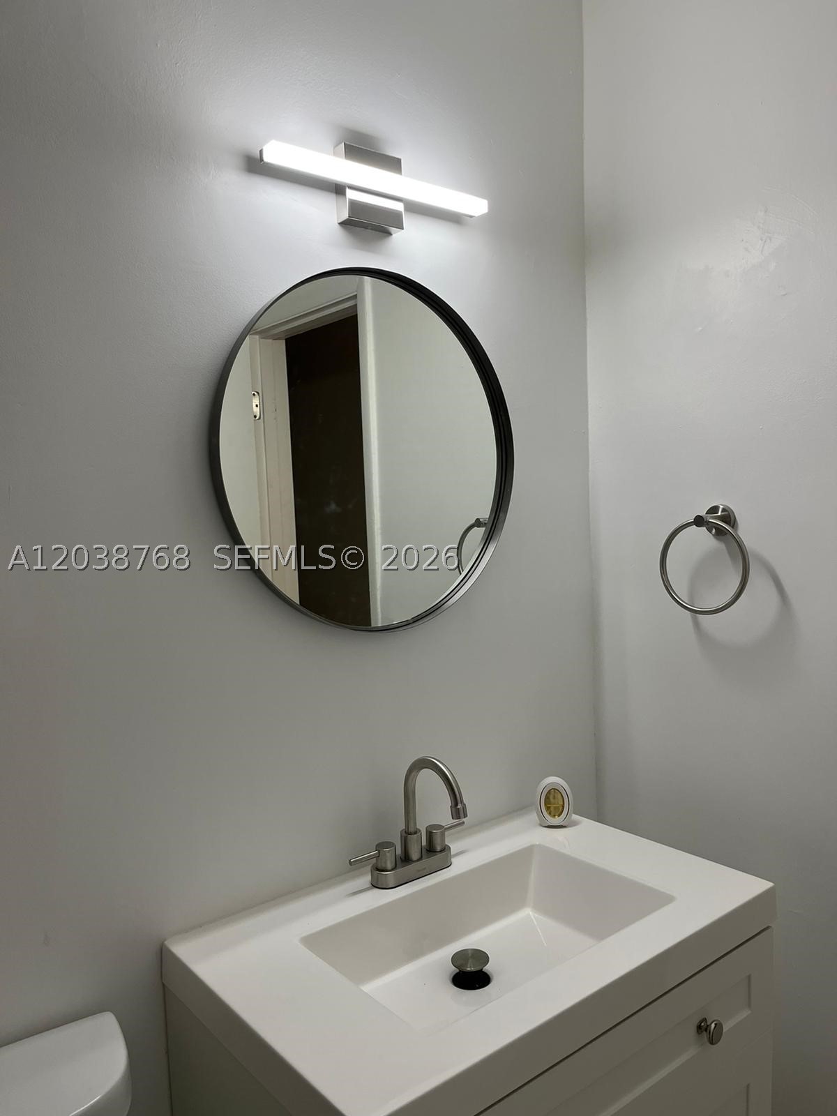 325 Ne 2 St 5 Property Photo 3