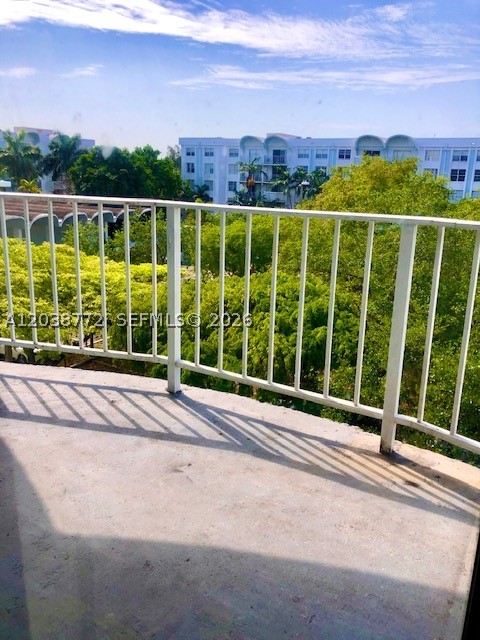 482 Nw 165th St Rd A504 Property Photo 10