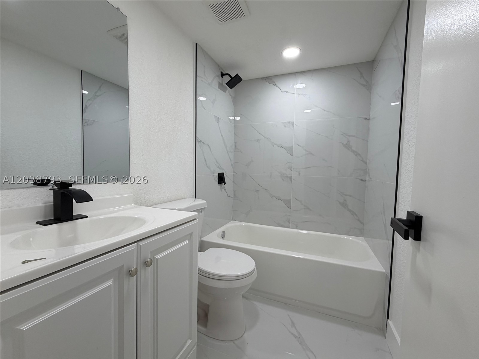 3540 N University Dr C-6 Property Photo 5