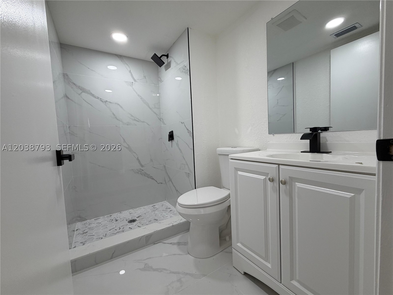 3540 N University Dr C-6 Property Photo 8