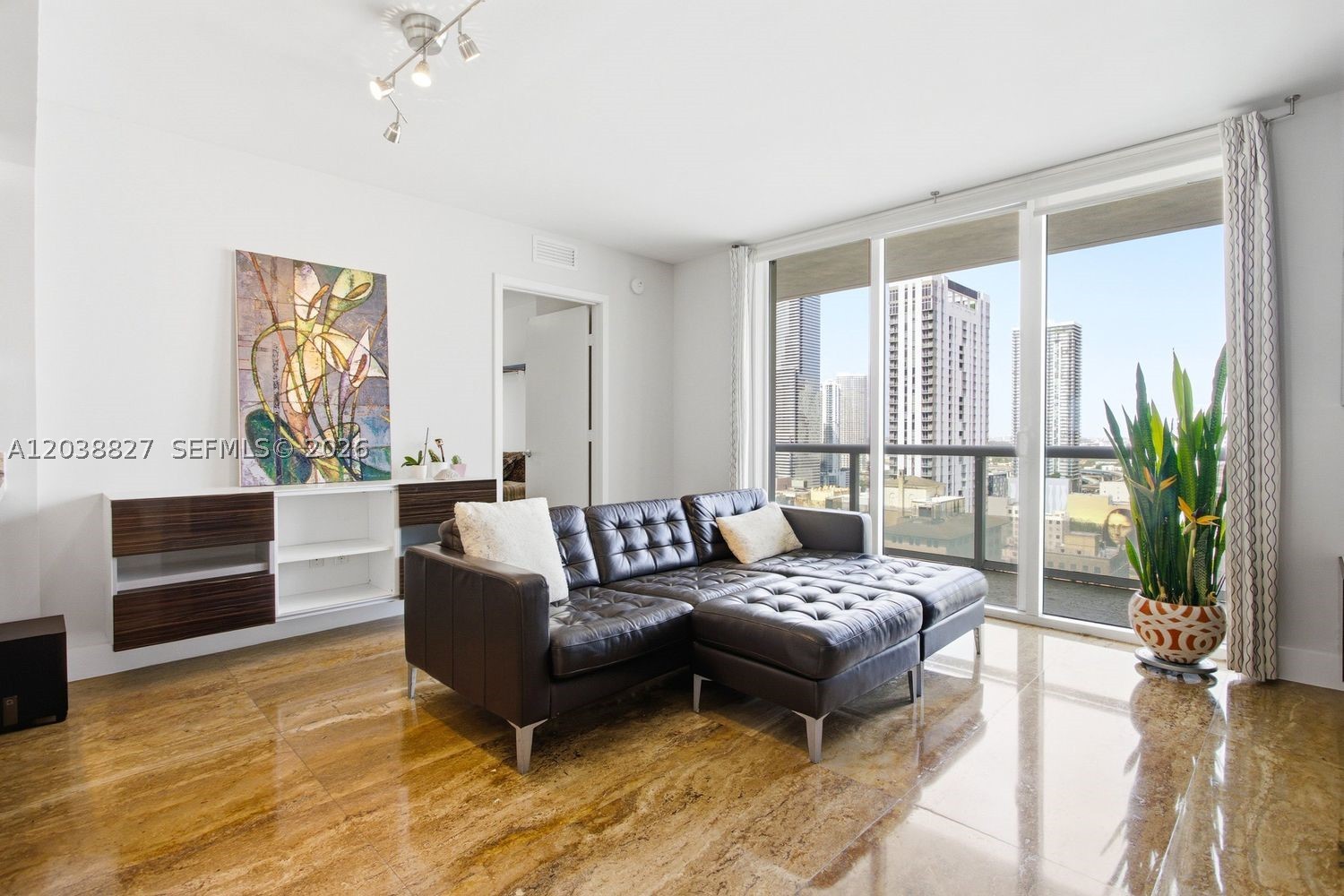 50 Biscayne Blvd 2510 Property Photo 9