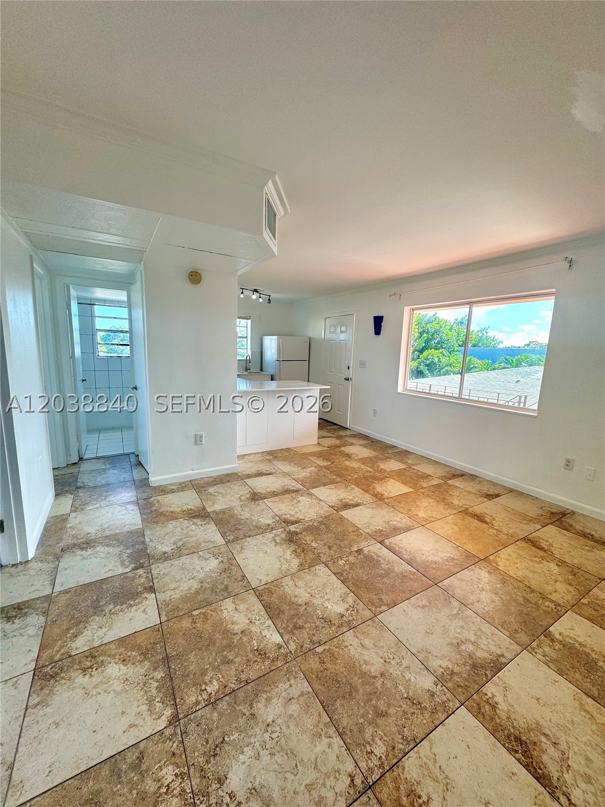 1020 Sw 7th St 9 Property Photo 6