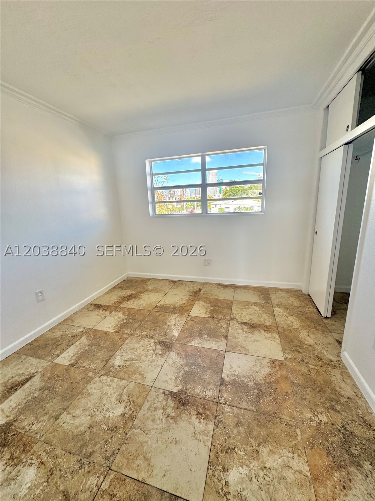 1020 Sw 7th St 9 Property Photo 8