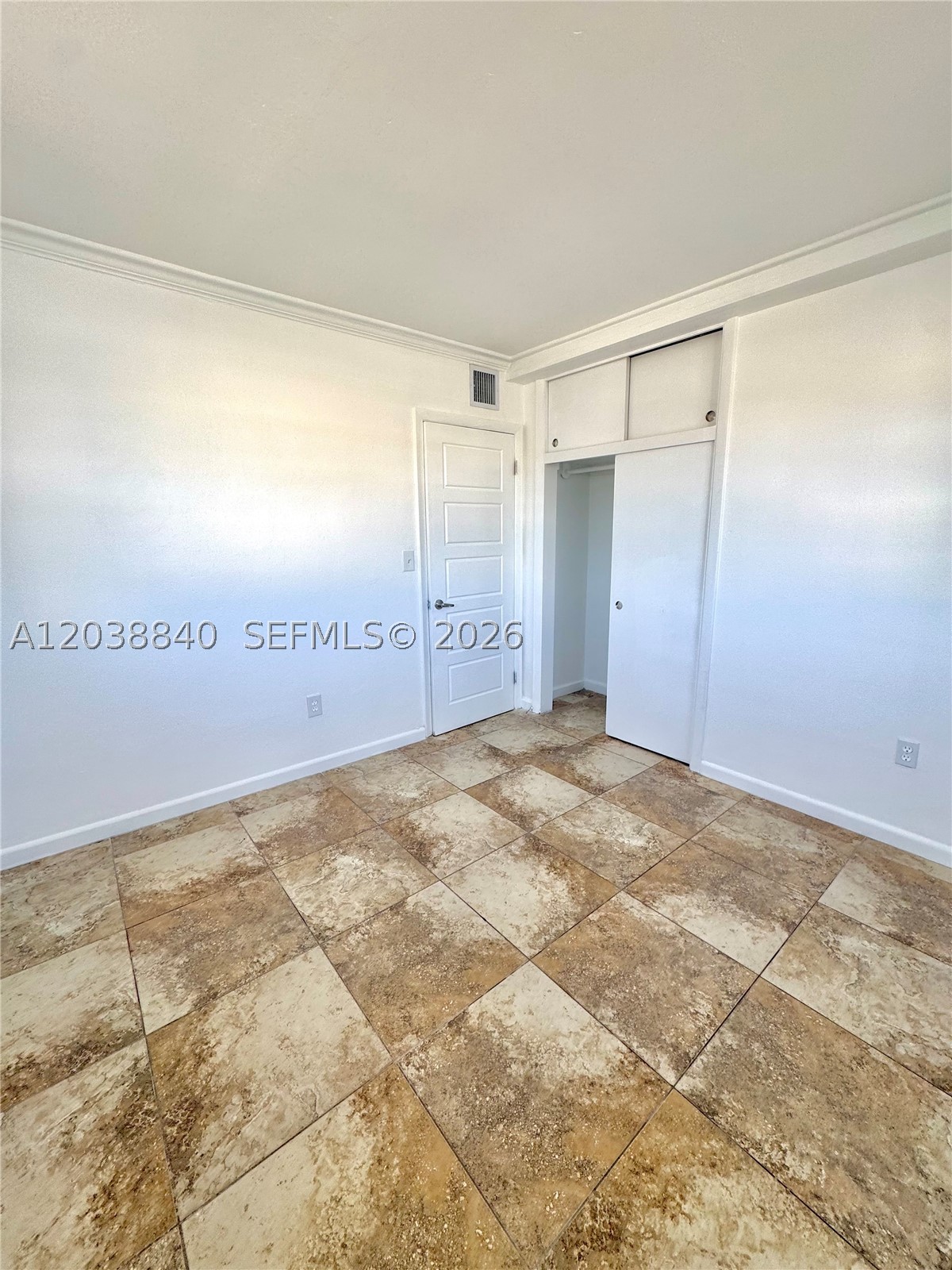 1020 Sw 7th St 9 Property Photo 10