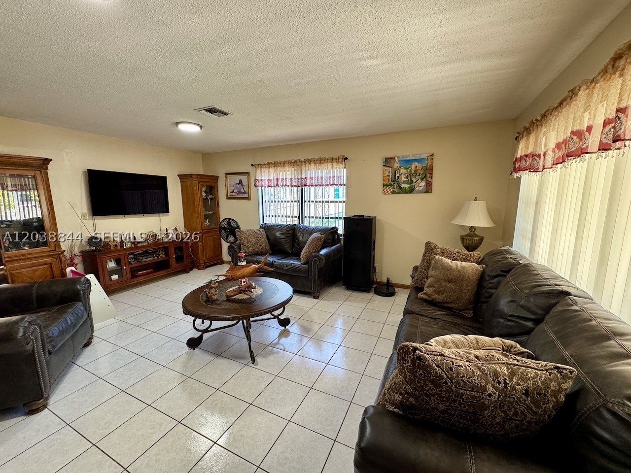 15940 Nw 37th Pl Property Photo 5