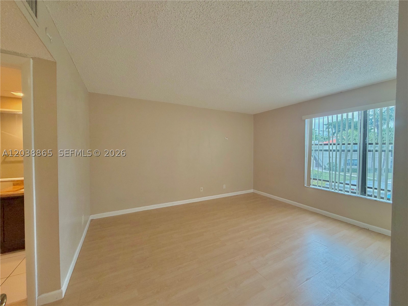 2320 S Cypress Bend Dr 206 Property Photo 19