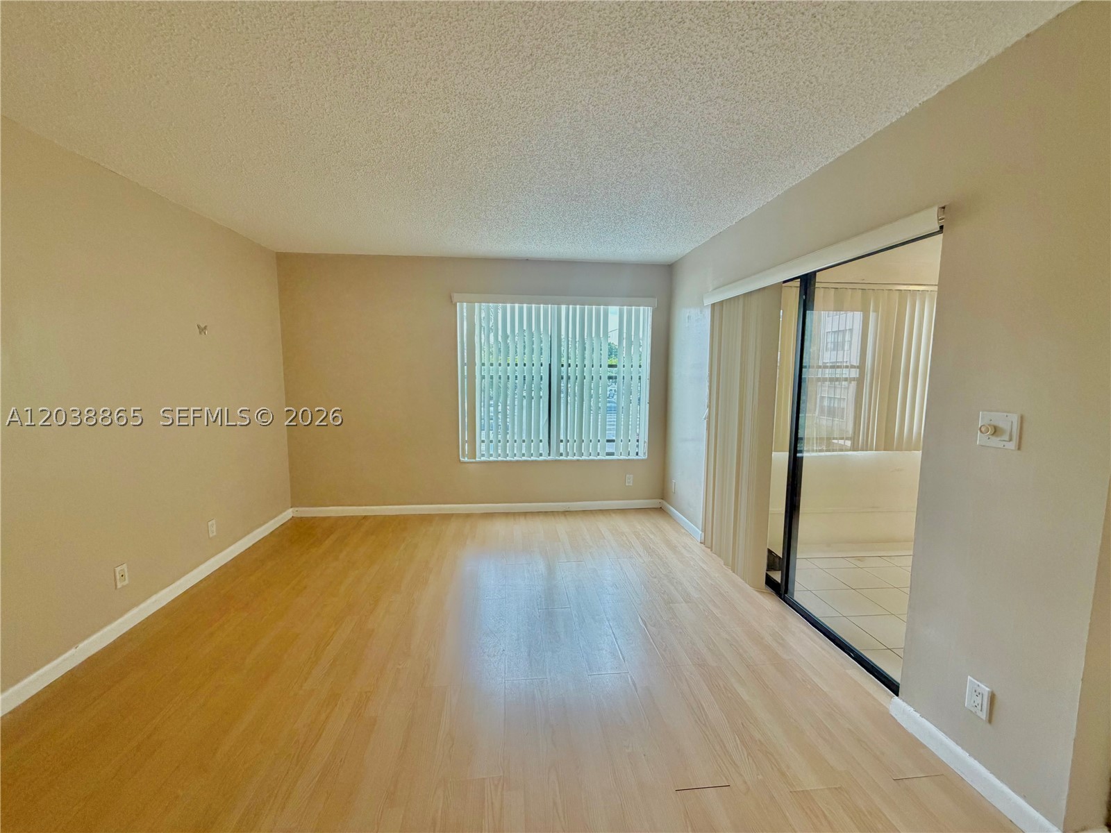 2320 S Cypress Bend Dr 206 Property Photo 20