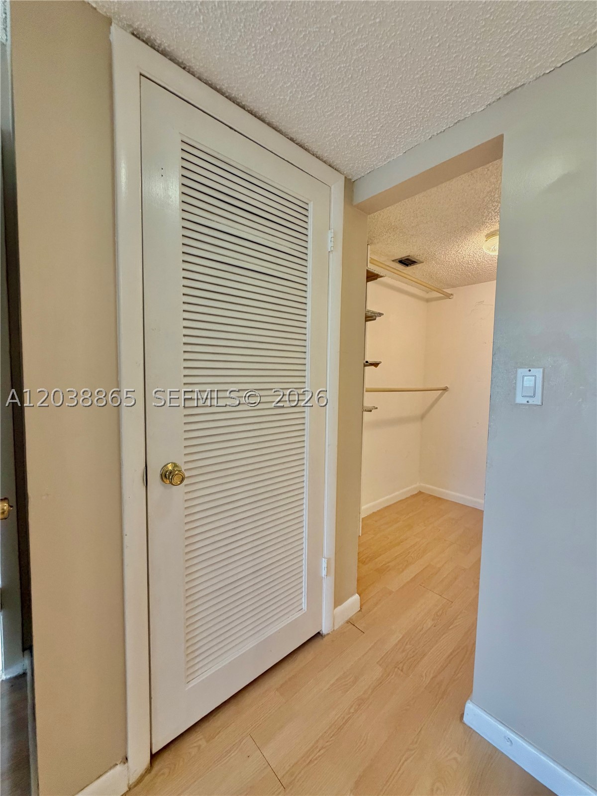 2320 S Cypress Bend Dr 206 Property Photo 22