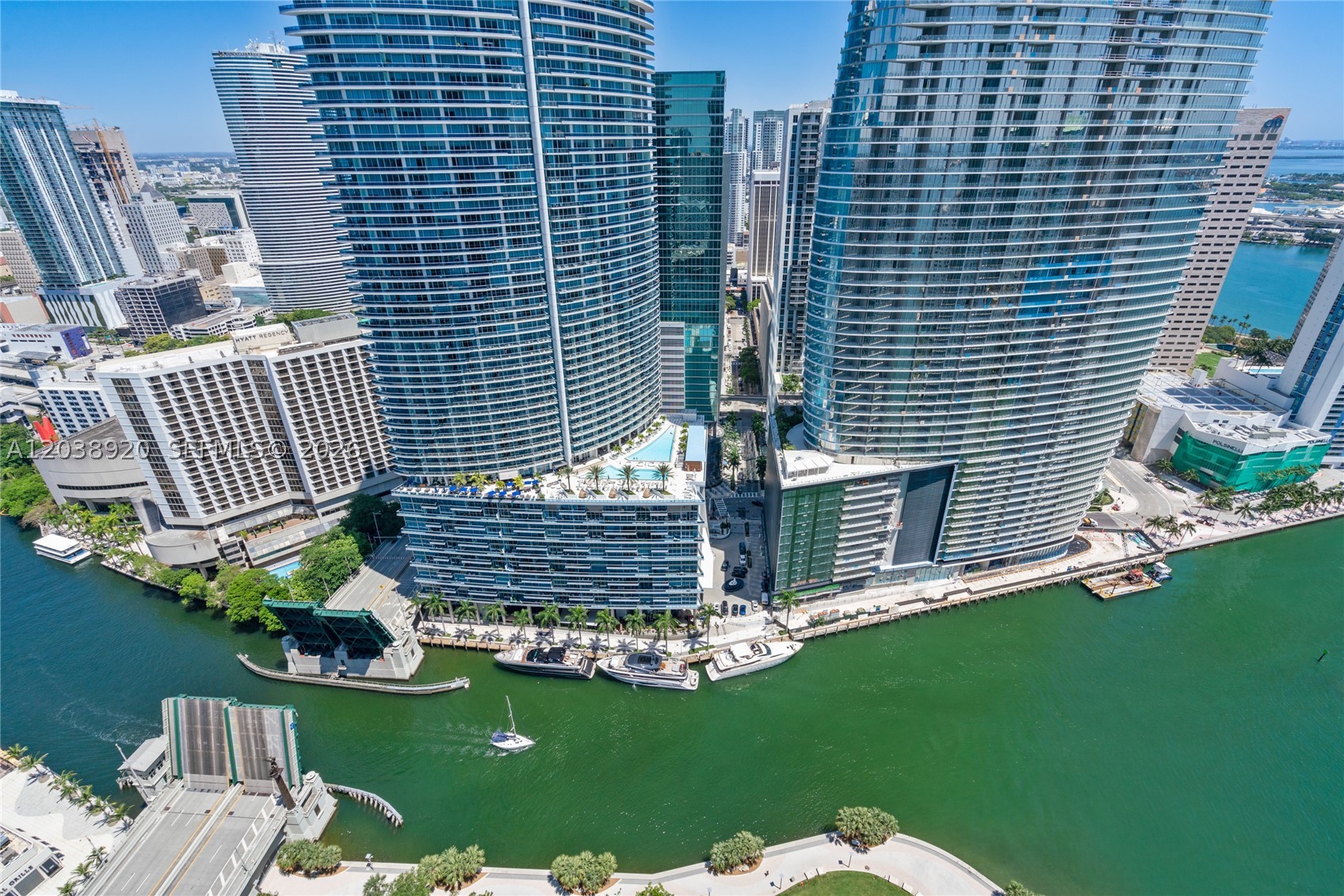 475 Brickell Ave 4315 Property Photo 4