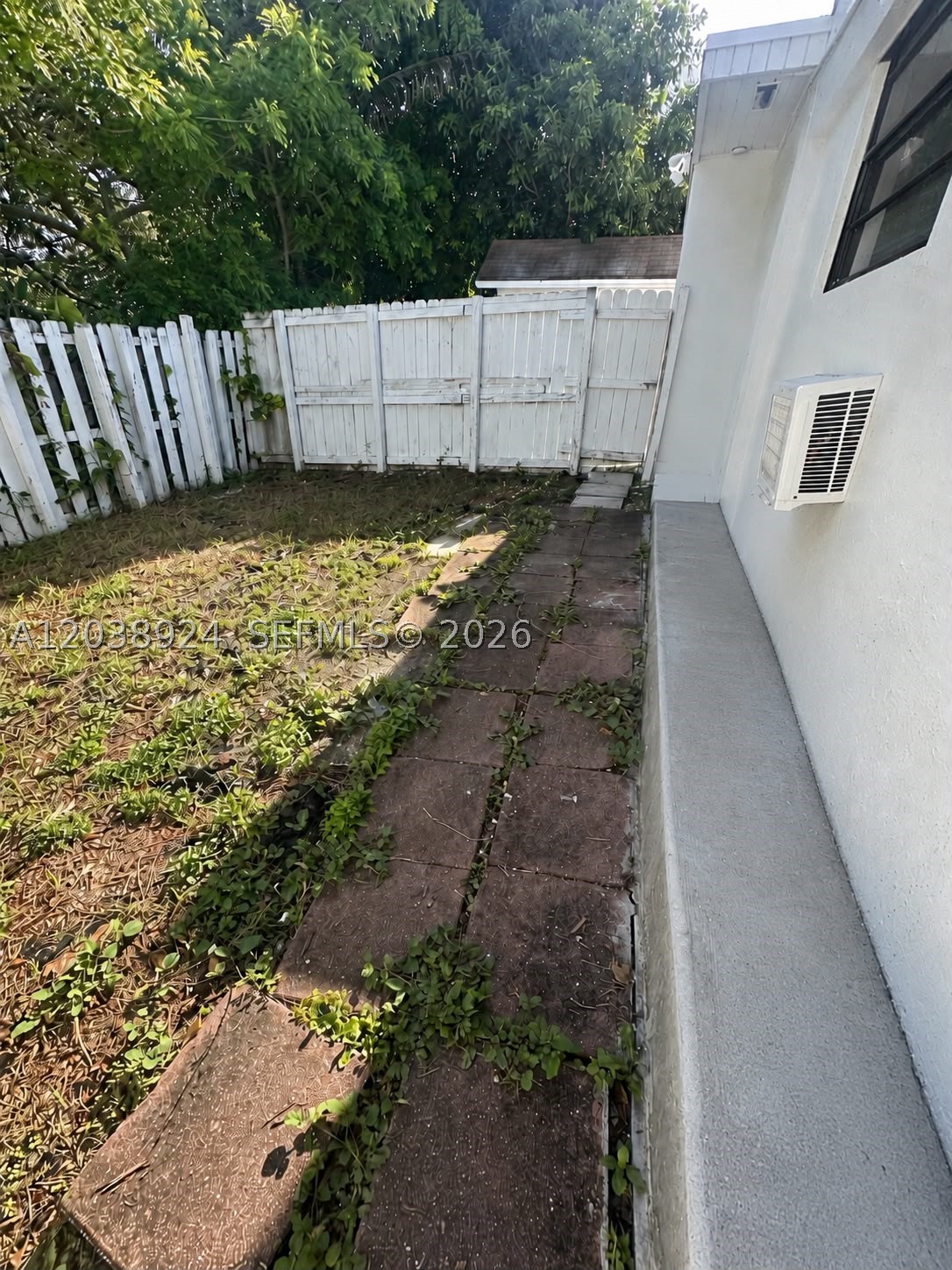 655 Nw 2nd St A Property Photo 12