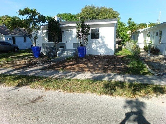 1123 N 17th Ct Property Photo 1