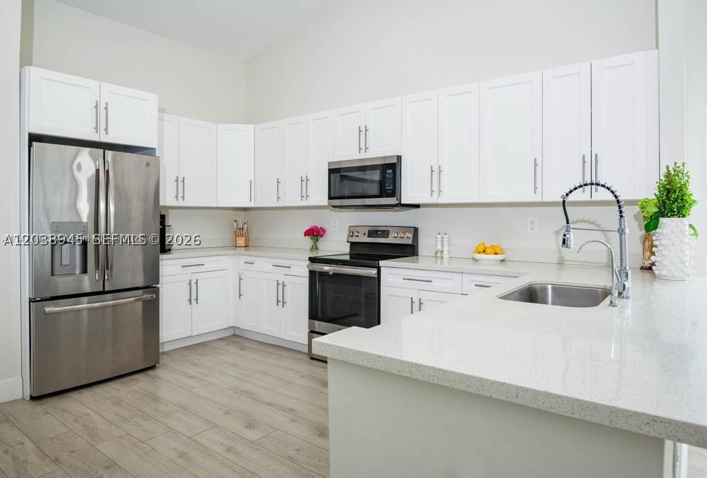 8325 Nw 161st Ter Property Photo 4