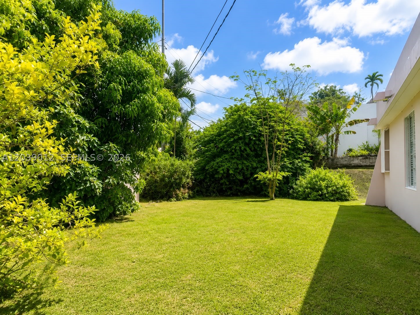 A12039012 Property Photo 2