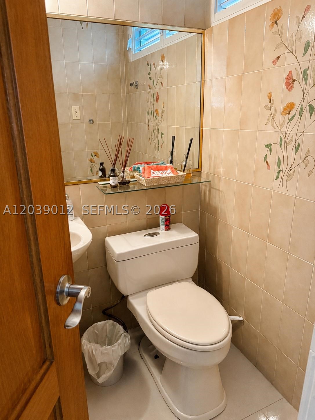 A12039012 Property Photo 6