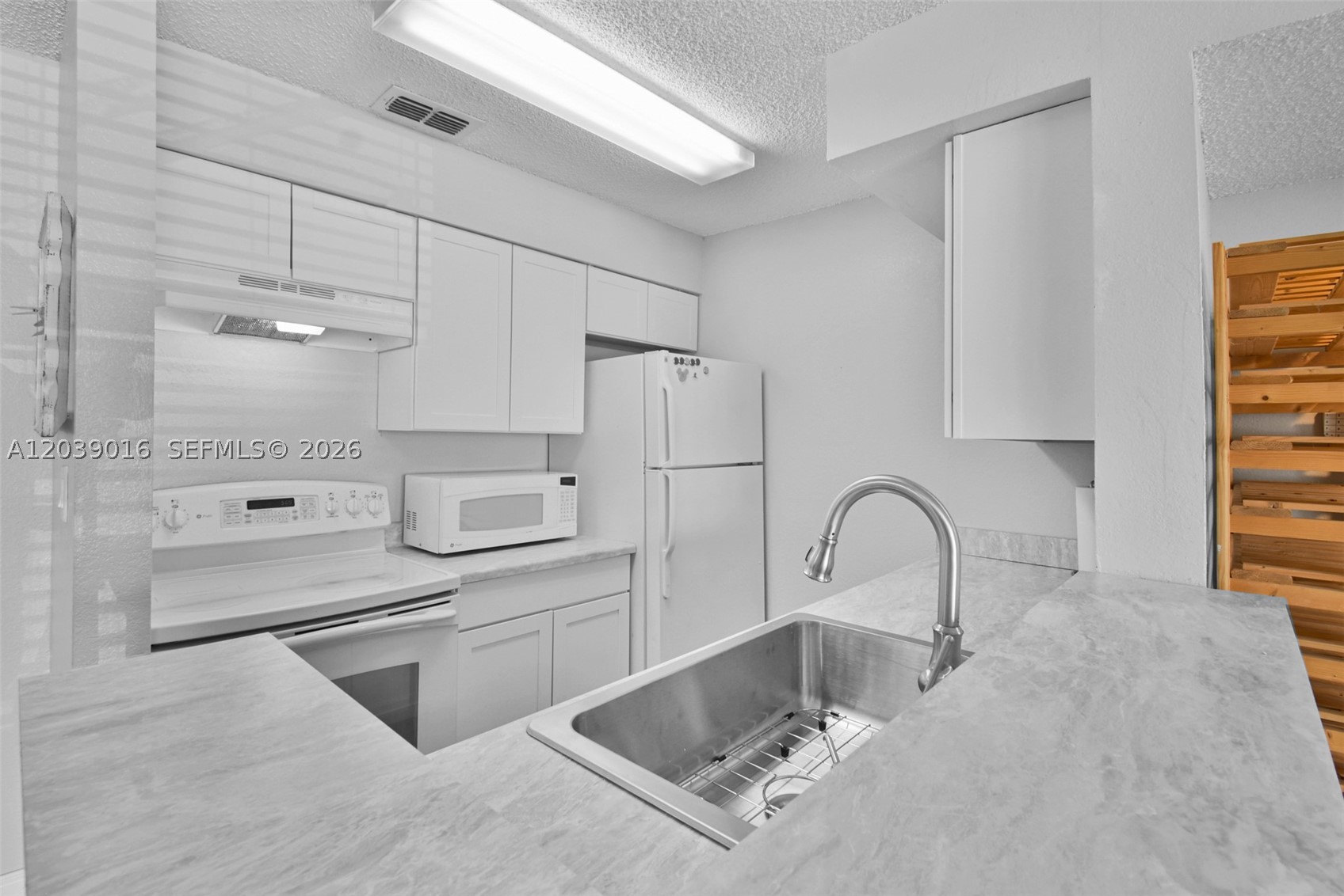 2866 S University Dr 5105 Property Photo 8