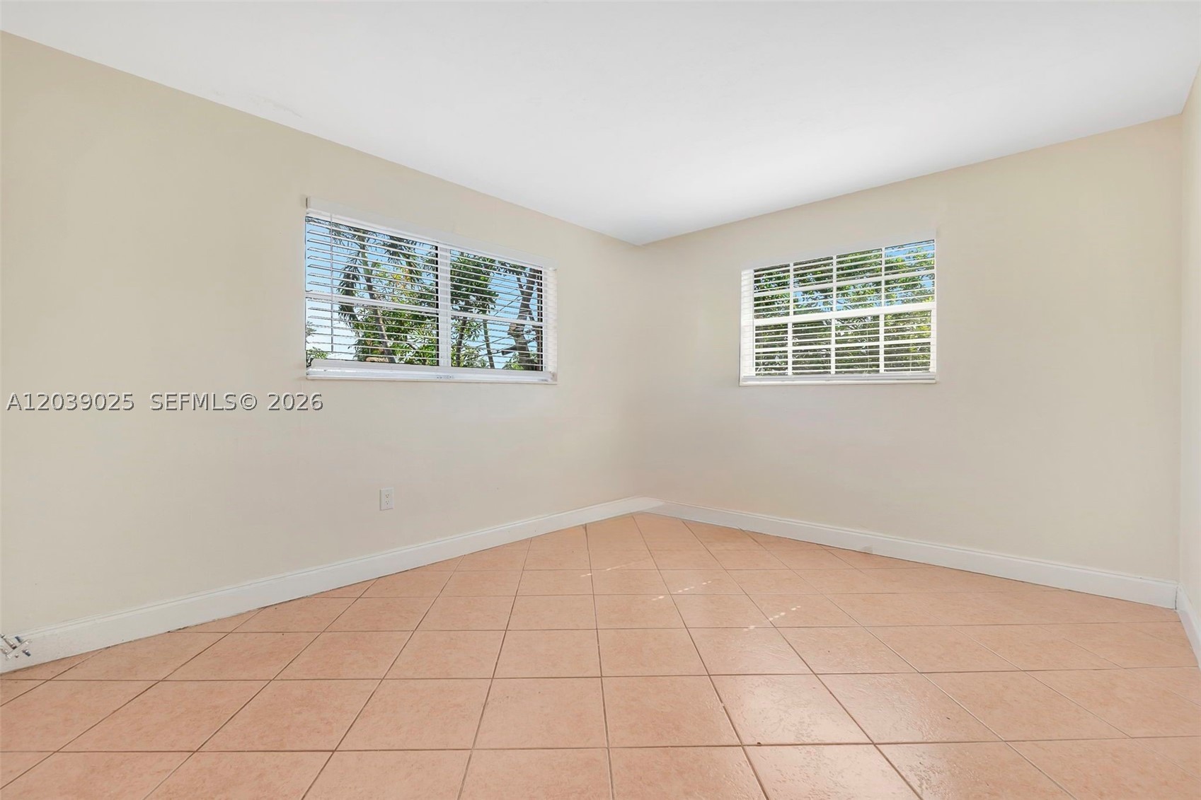 2211 Nw 64th Ave Property Photo 14