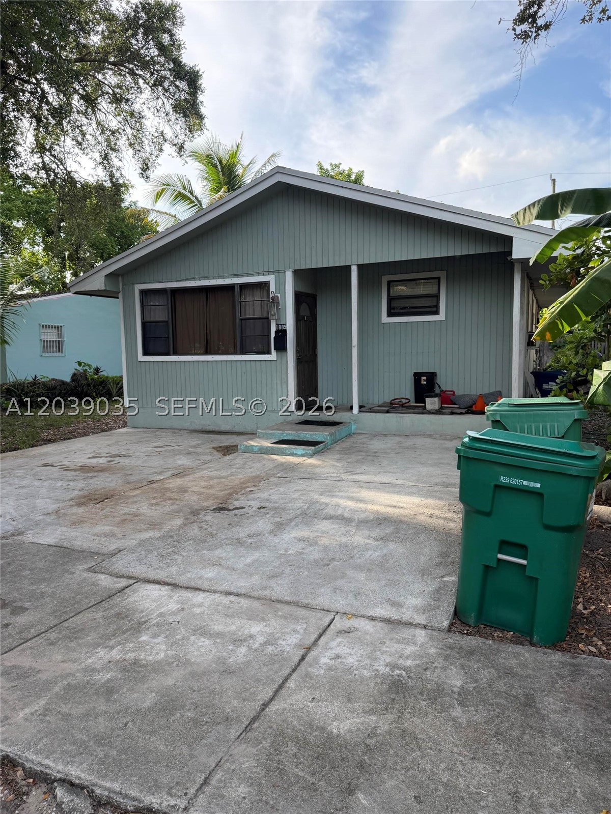 1885 Nw 113th Ter Property Photo 2
